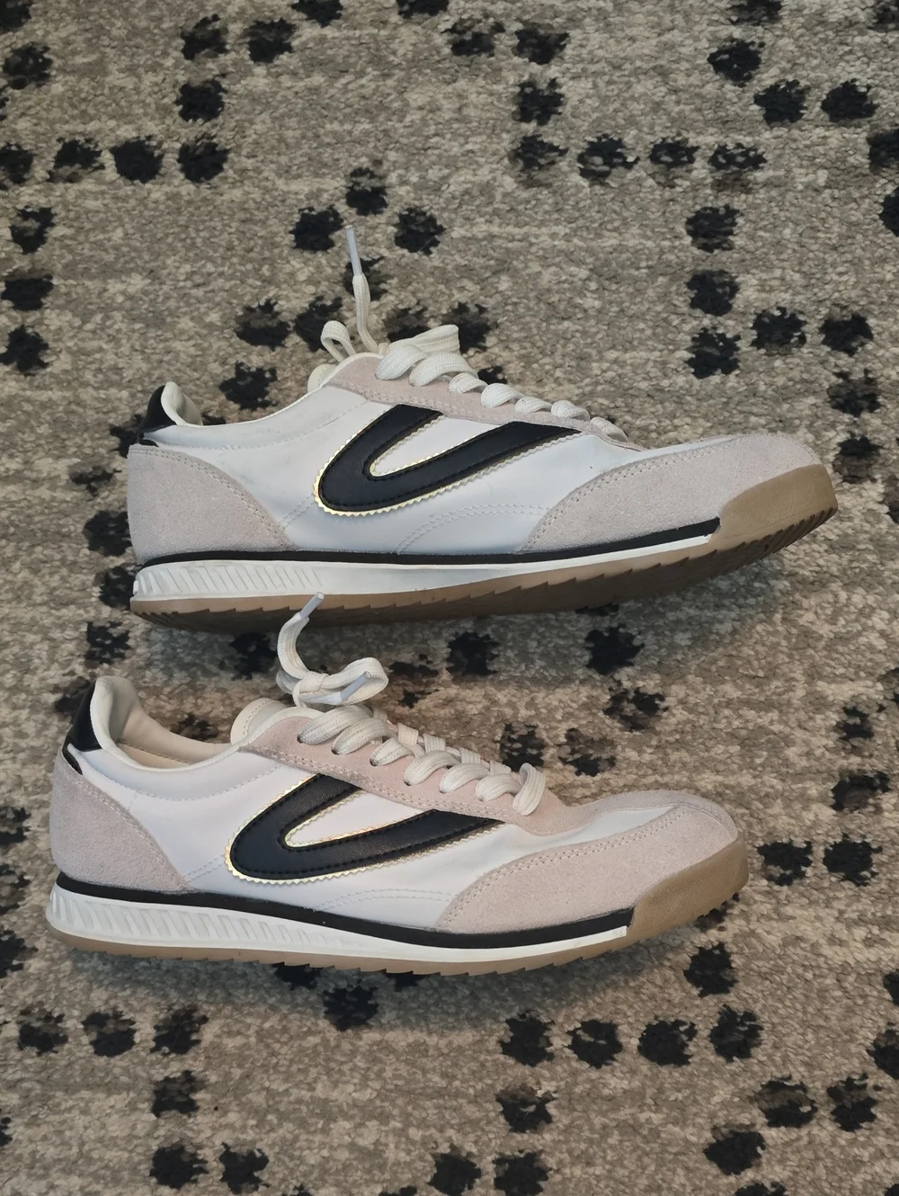 Tretorn White With Black Retro Athletic Sneakers Sz 9 Womens